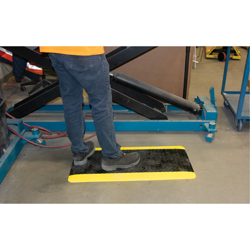 SGW898 Anti-Fatigue Matting, Diamond, 1-2/3' x 3-1/4' x 3/4", Black/Yellow, Polyurethane