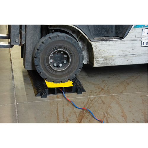 SHJ532 Protecteur de c&acirc;bles en polyur&eacute;thane, 3 canaux, 35,43" lo x 19,69" la x 3" h